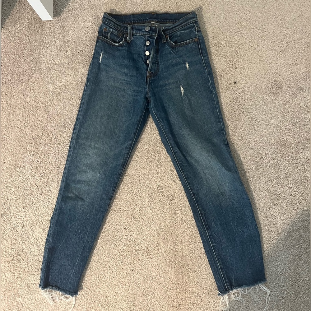SIZE 26 - Levi’s Wedgie Straight Leg Jean